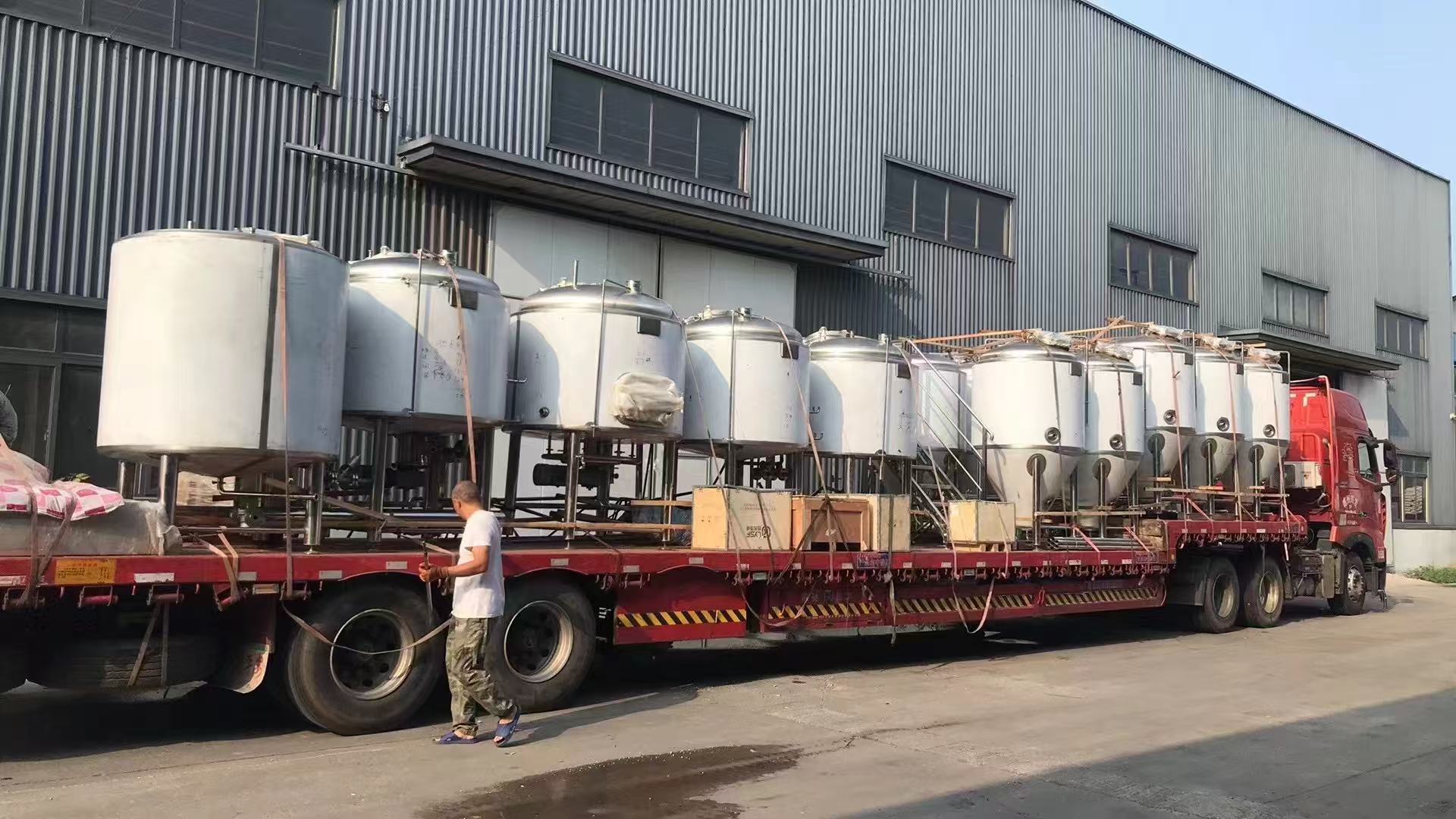 新野精酿啤酒设备厂—精酿啤酒设备制造：传承工艺与创新科技的交融